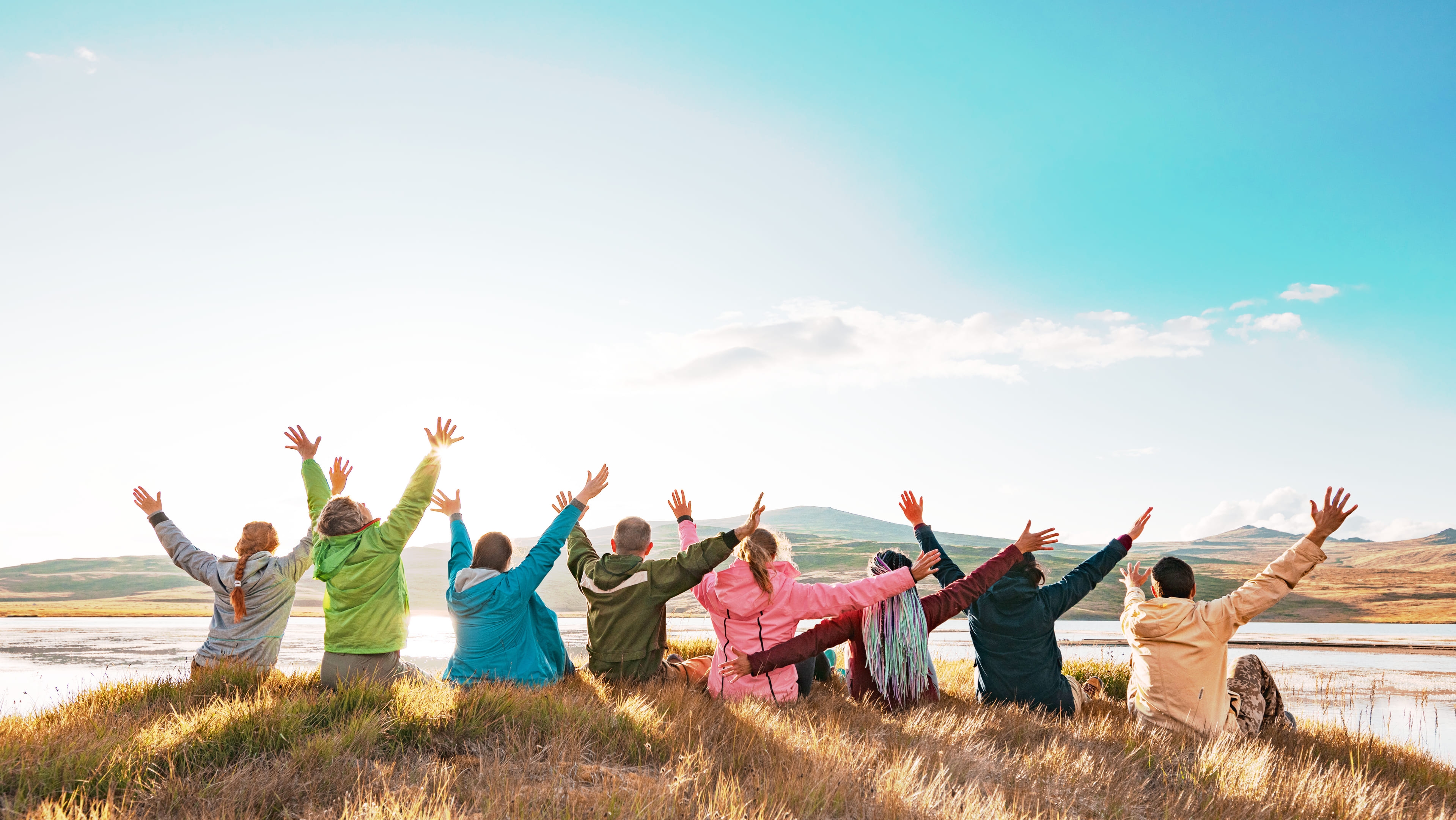 background image wigh a team smiling